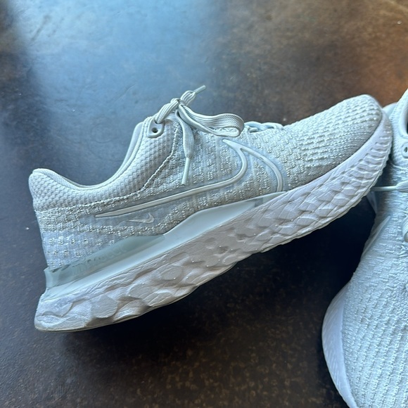 Nike React Infinity Run Flyknit 3 - Light Wear - Picture 4 of 9